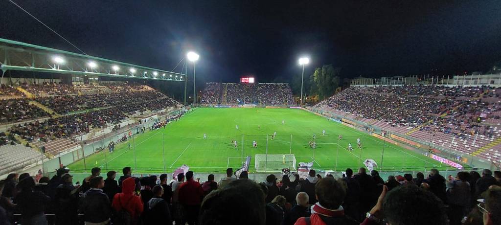 Reggina, notte di gloria. Il Genoa annullato da una squadra&nbsp;monumentale