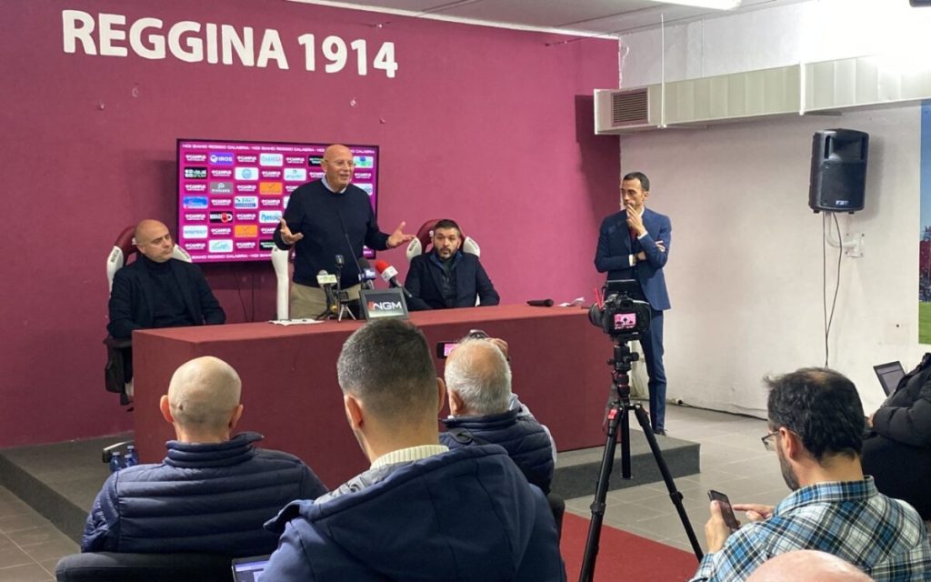 Reggina, parole a valanga e molte ombre: conferenza stampa di&nbsp;trincea