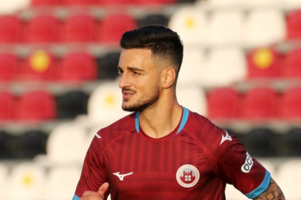 LA REGGINA SI ASSICURA GRILLO E SOGNA UN ATTACCANTE DI GRANDE&nbsp;ESPERIENZA