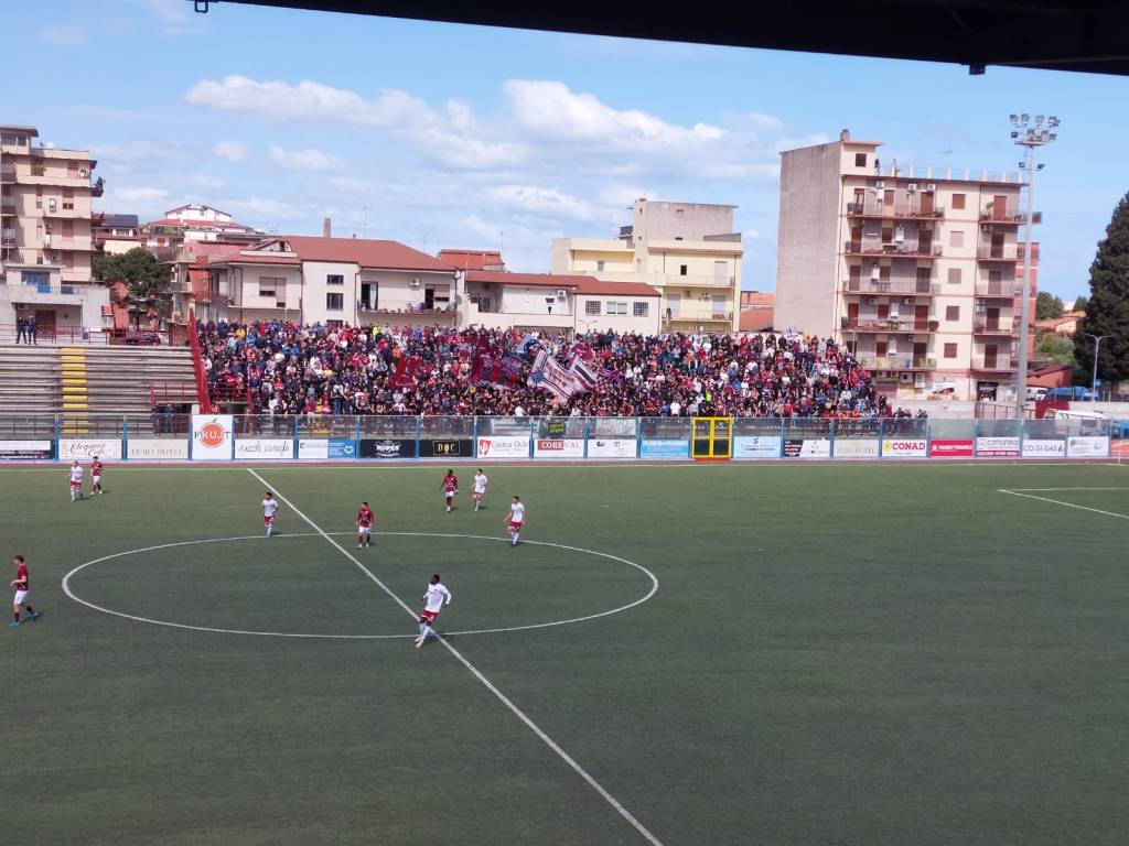 Tutto è bene quel che finisce bene, ma quanta fatica a&nbsp;Locri!