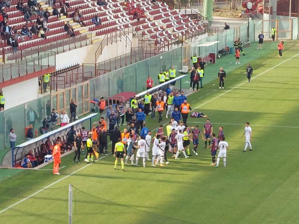 Reggina-Scafatese a porte&nbsp;chiuse
