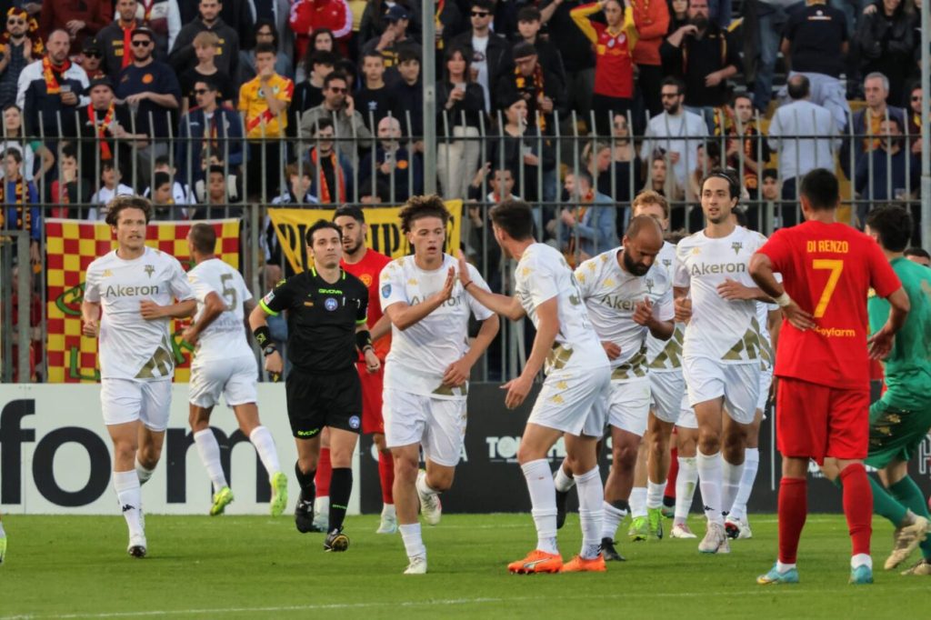 IL RAVENNA SPODESTA LA REGGINA DAL SECONDO&nbsp;“GRADINO”