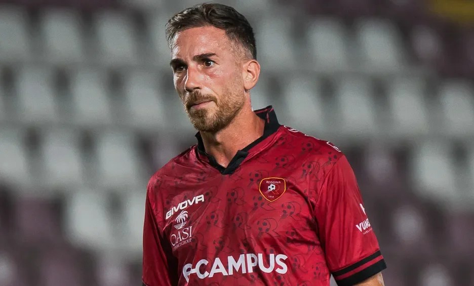 Reggina, L’attaccante amaranto Nino Ragusa lancia un messaggio via social ai propri tifosi : “Ci vediamo prestissimo in&nbsp;campo”.