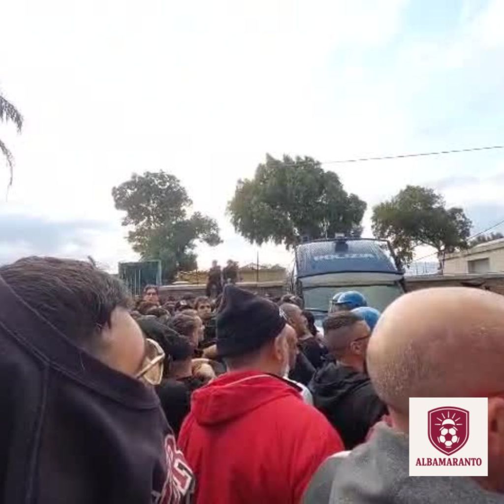 Reggina – Vigor Lamezia, i video della contestazione dei tifosi dentro e fuori dal&nbsp;Granillo