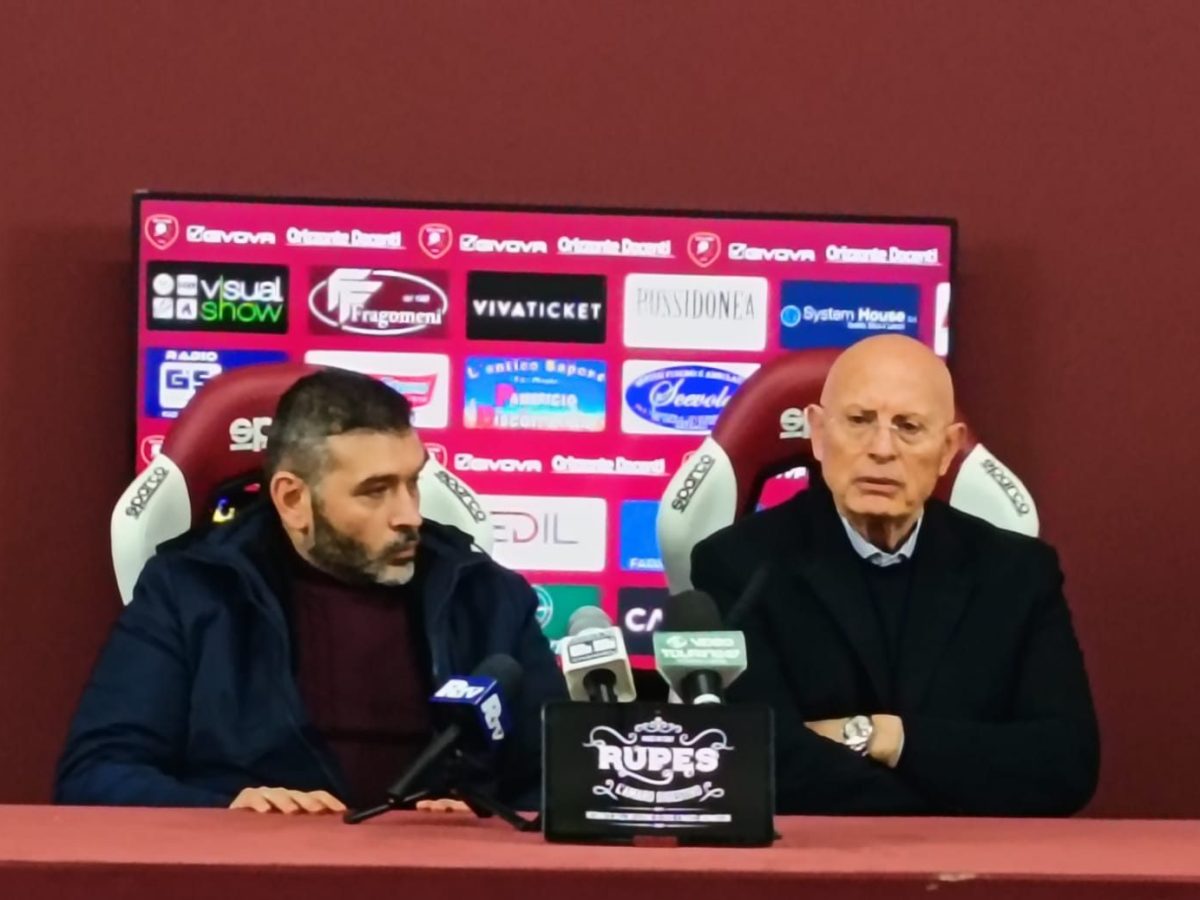 Reggina, comunicato prevedibile: ma la realtà è che non cambia&nbsp;nulla