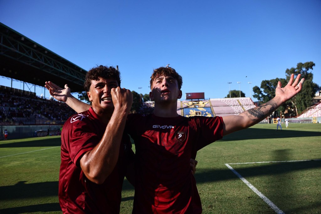 La Reggina non si ferma più: Igea Virtus piegata 2-0, è ancora primato&nbsp;solitario